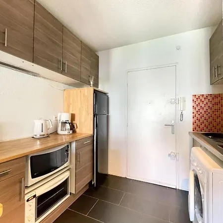 Beautiful Flat With Pool And Close To The Sea Apartman