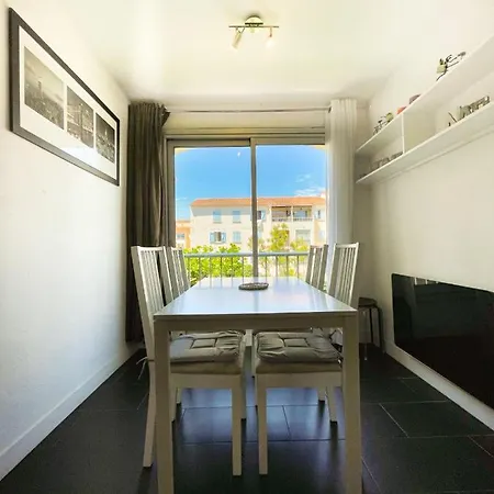Beautiful Flat With Pool And Close To The Sea Apartman Fréjus