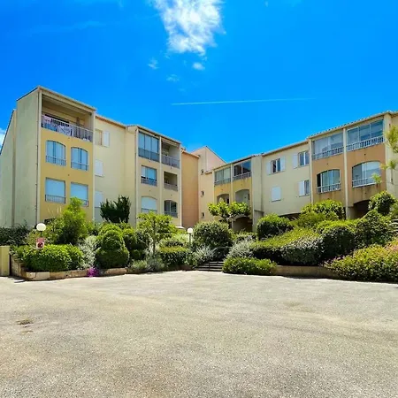 Beautiful Flat With Pool And Close To The Sea * Fréjus